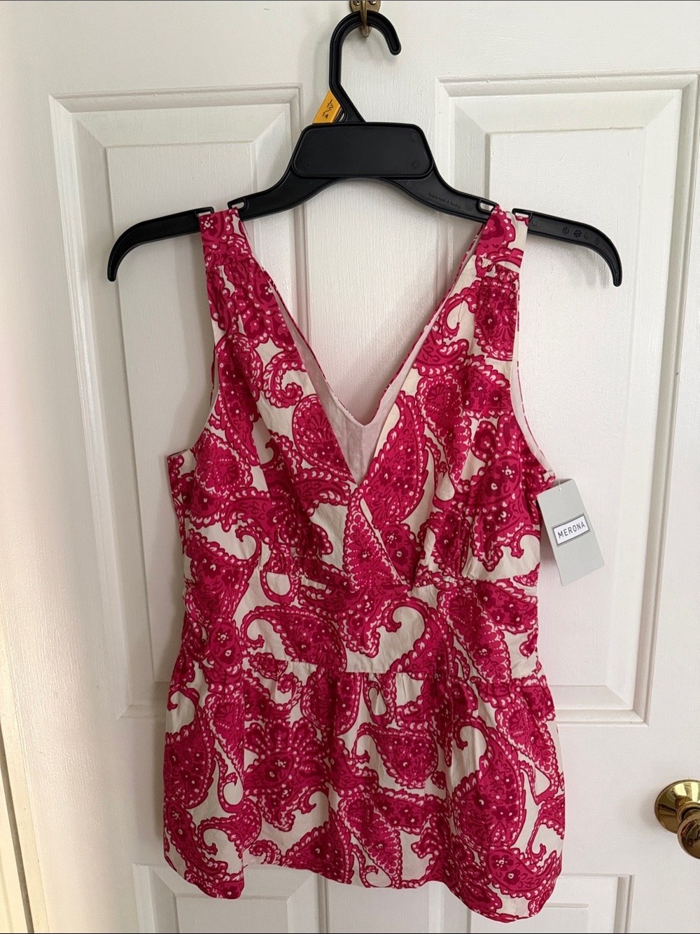 Merona Fuchsia Paisley V-Neck Sleeveless Top